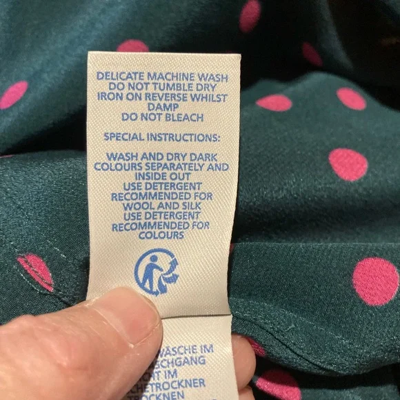 NWT Boden 100% Silk Shirt in green with pink polka dots,  size 6. - Picture 8 of 10